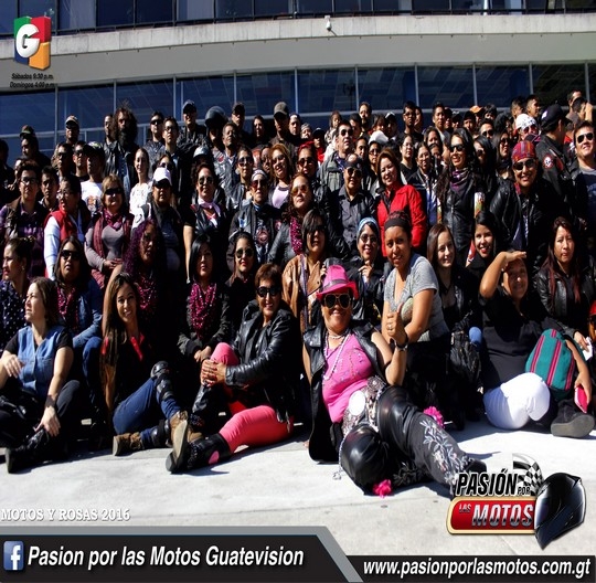 MOTOS Y ROSAS CELEBRA A LA MUJER MOTOCICLISTA