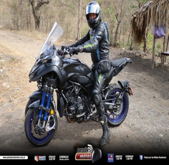 PRUEBA DE MANEJO YAMAHA NIKEN 900cc