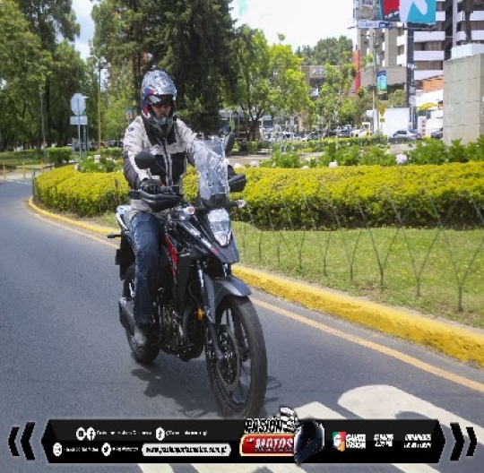 PRUEBA DE MANEJO - SUZUKI VSTROM 250